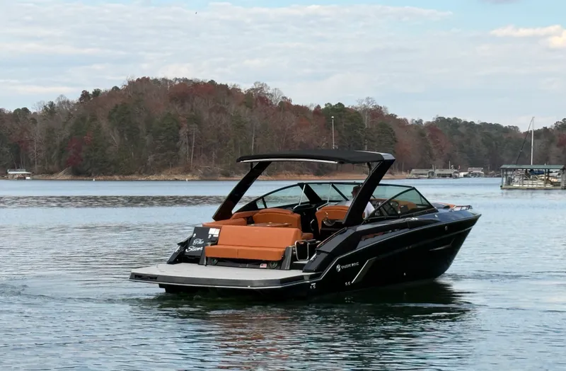 Slide: The Image of Cruisers Yachts 338 CX SB 2022 - 7