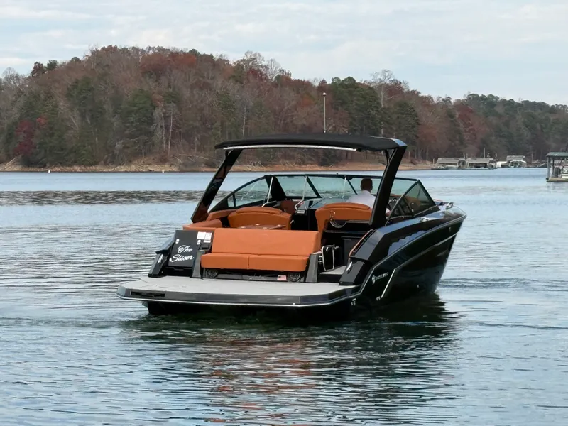 Slide: The Image of Cruisers Yachts 338 CX SB 2022 - 8