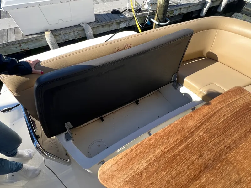 Slide: The Image of Sea Ray 350 SUNDANCER 2018 - 18