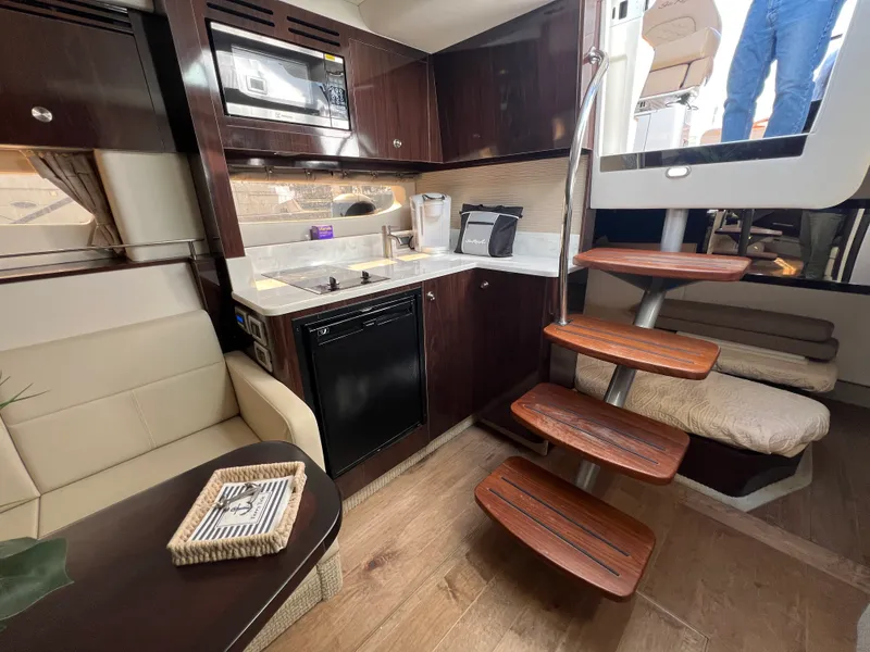 Slide: The Image of Sea Ray 350 SUNDANCER 2018 - 34