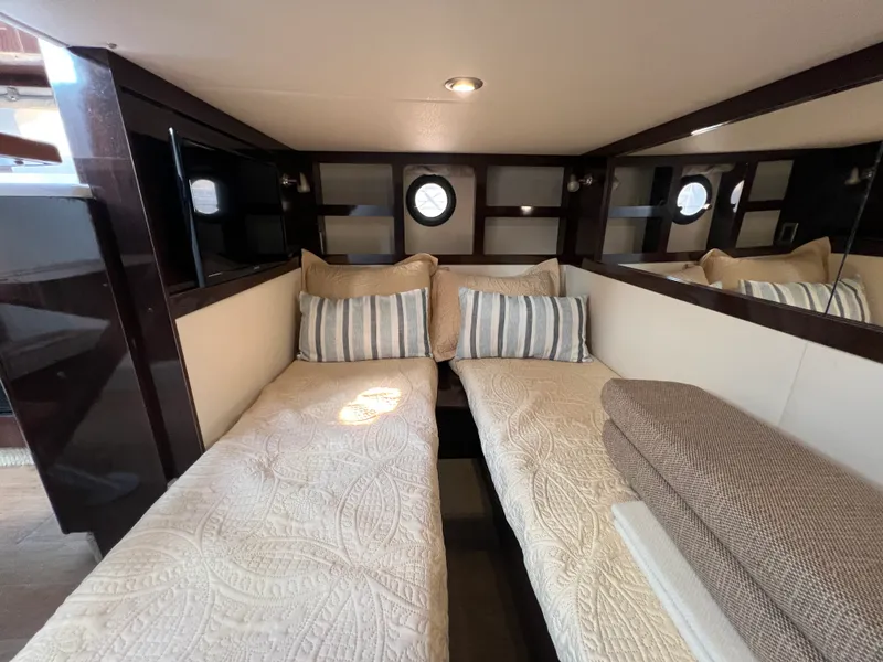 Slide: The Image of Sea Ray 350 SUNDANCER 2018 - 37