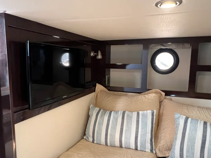 Slide: The Image of Sea Ray 350 SUNDANCER 2018 - 38
