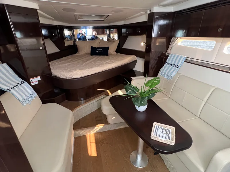 Slide: The Image of Sea Ray 350 SUNDANCER 2018 - 39