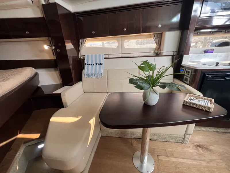 Slide: The Image of Sea Ray 350 SUNDANCER 2018 - 41