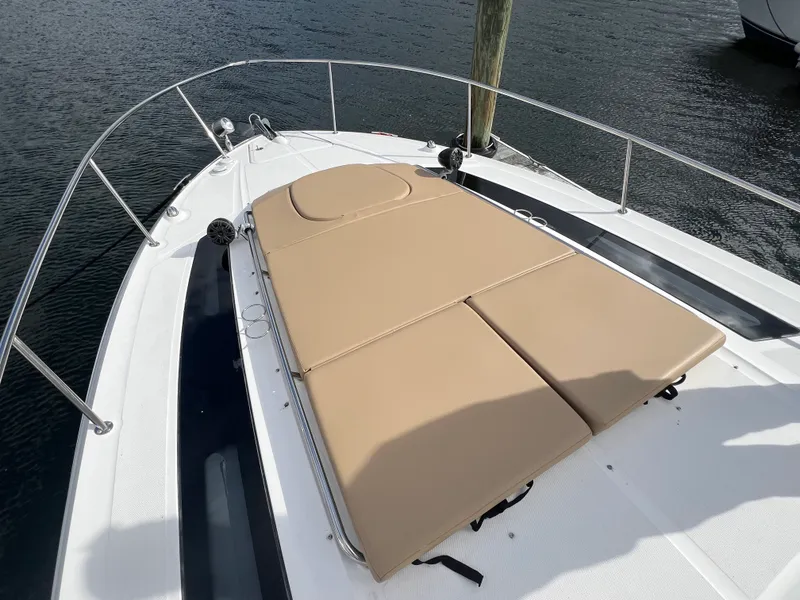 Slide: The Image of Sea Ray 350 SUNDANCER 2018 - 65