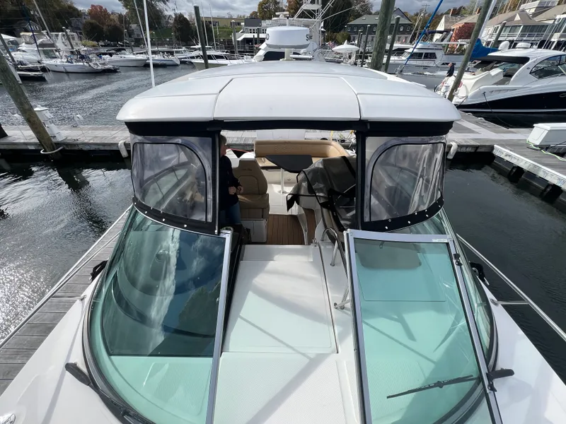 Slide: The Image of Sea Ray 350 SUNDANCER 2018 - 67
