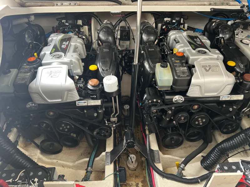 Slide: The Image of Sea Ray 350 SUNDANCER 2018 - 69