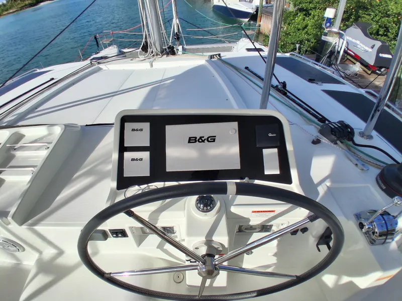 Slide: The Image of Lagoon 450 F 2019 - 13