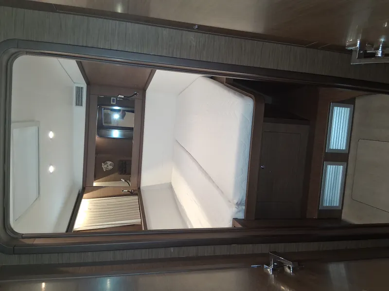 Slide: The Image of Lagoon 450 F 2019 - 17