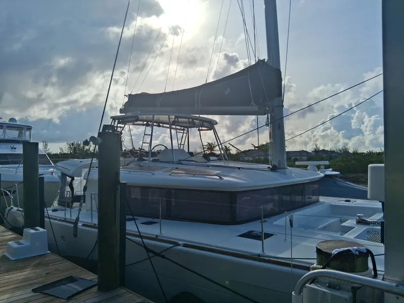 Slide: The Image of Lagoon 450 F 2019 - 2