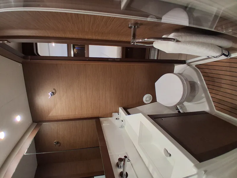 Slide: The Image of Lagoon 450 F 2019 - 20