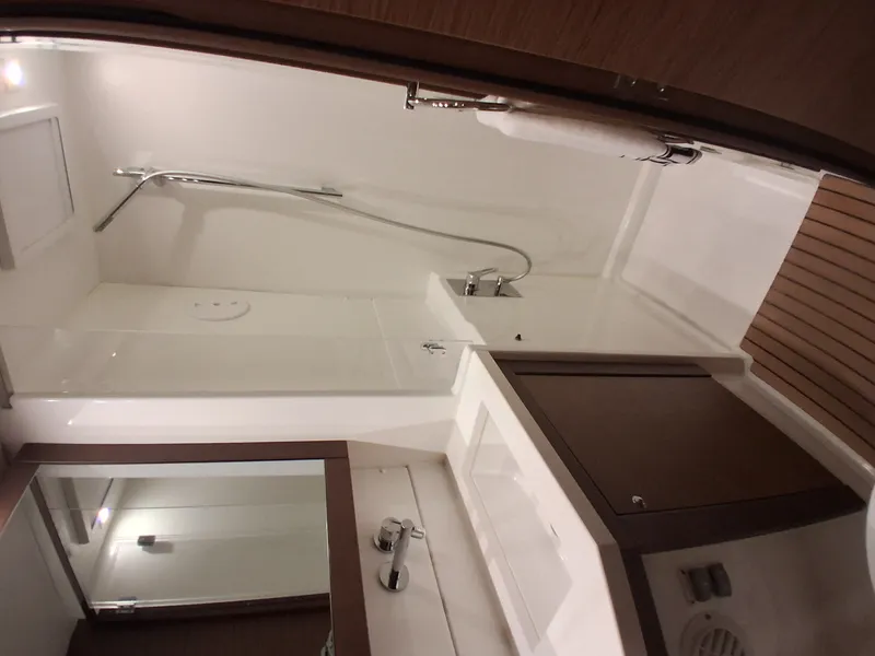 Slide: The Image of Lagoon 450 F 2019 - 23