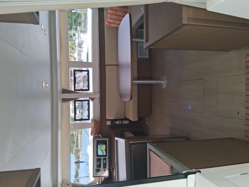 Slide: The Image of Lagoon 450 F 2019 - 26