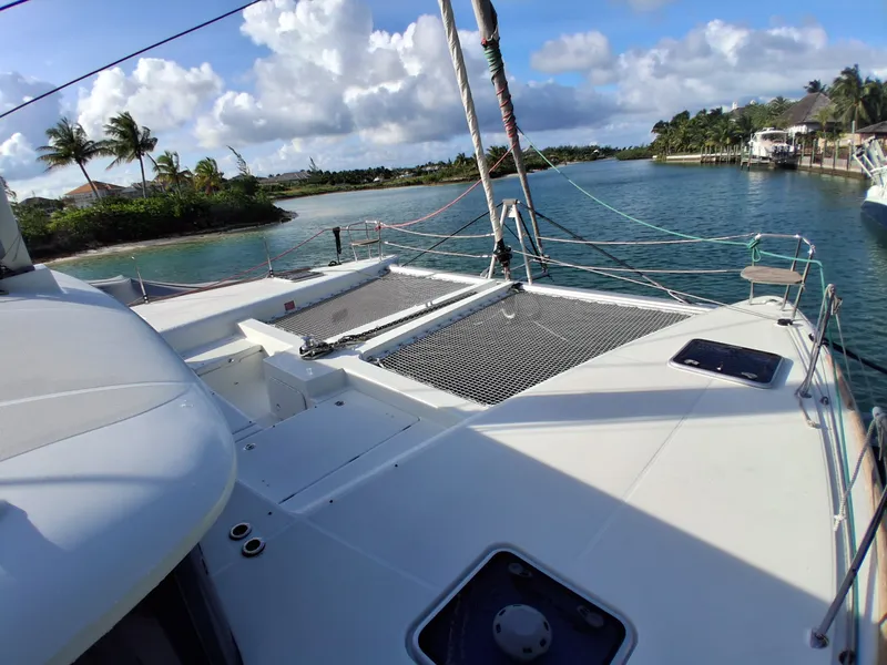 Slide: The Image of Lagoon 450 F 2019 - 9