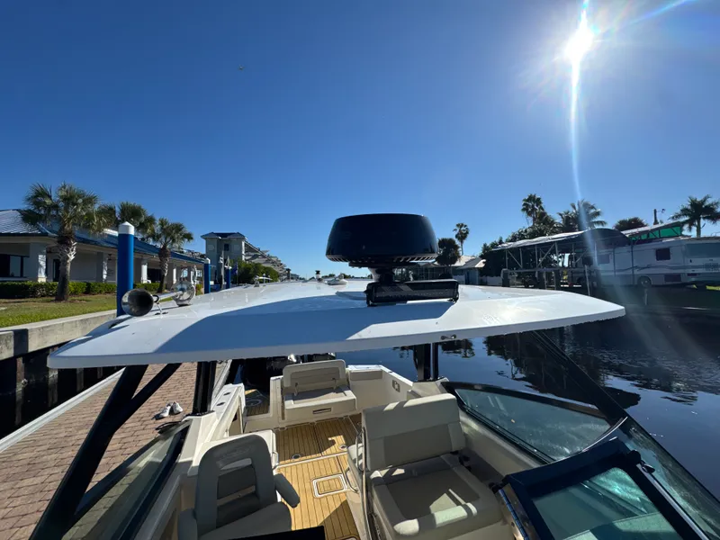 Slide: The Image of Boston Whaler 280 VANTAGE 2022 - 14