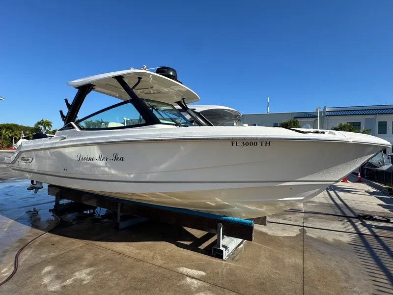 Slide: The Image of Boston Whaler 280 VANTAGE 2022 - 7