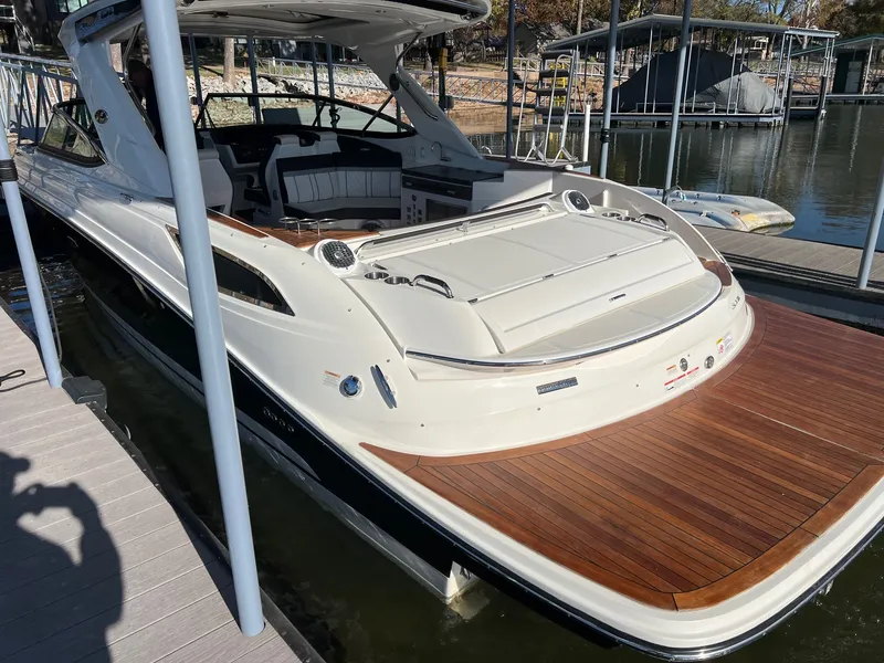 Slide: The Image of Sea Ray SLX 350 2017 - 3