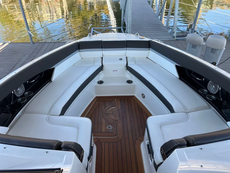 Slide: The Image of Sea Ray SLX 350 2017 - 7