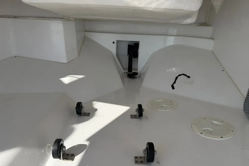 Slide: The Image of Azimut Atlantis 43 2019 - 16