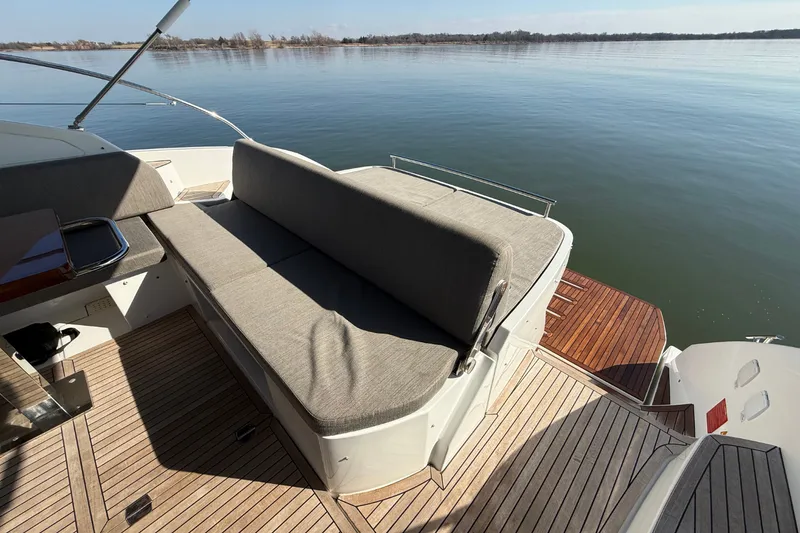 Slide: The Image of Azimut Atlantis 43 2019 - 18