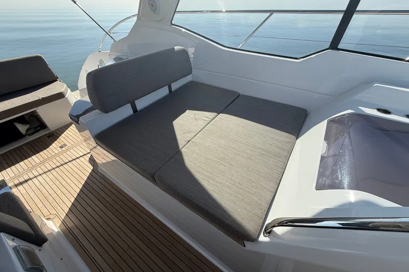 Slide: The Image of Azimut Atlantis 43 2019 - 36