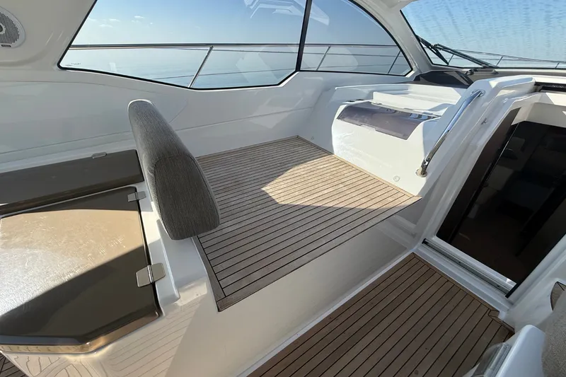 Slide: The Image of Azimut Atlantis 43 2019 - 37