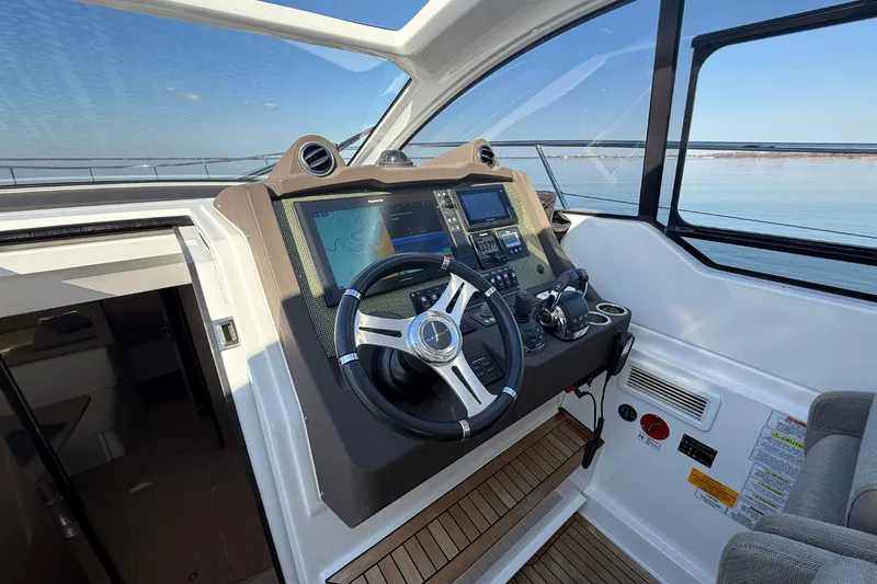 Slide: The Image of Azimut Atlantis 43 2019 - 43