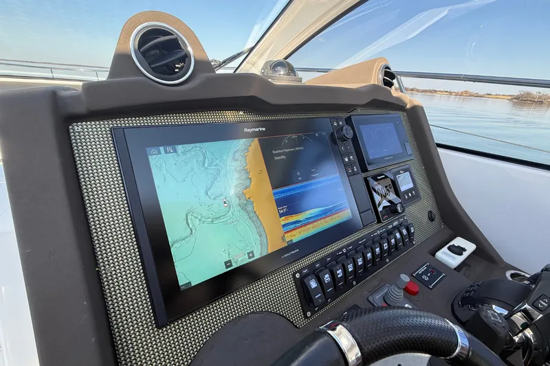 Slide: The Image of Azimut Atlantis 43 2019 - 48