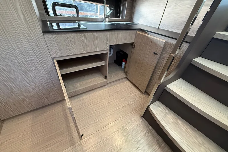 Slide: The Image of Azimut Atlantis 43 2019 - 57