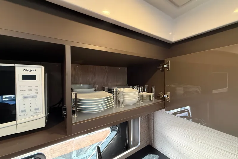 Slide: The Image of Azimut Atlantis 43 2019 - 62