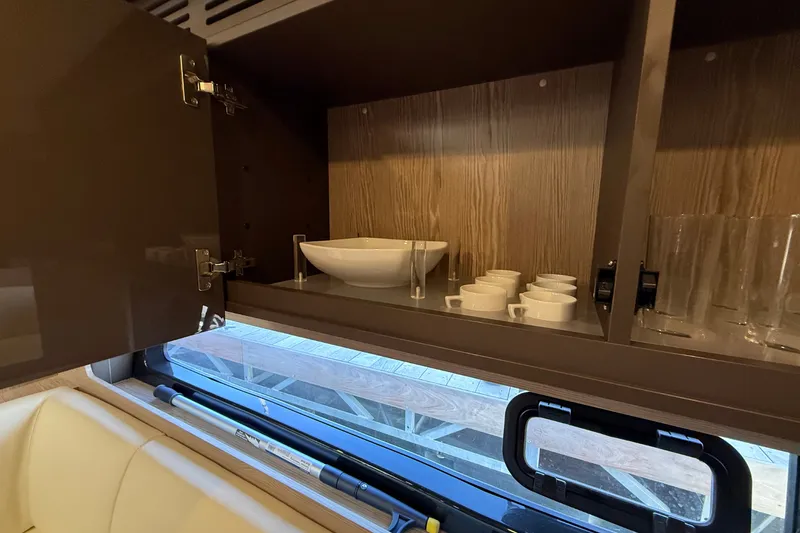 Slide: The Image of Azimut Atlantis 43 2019 - 70