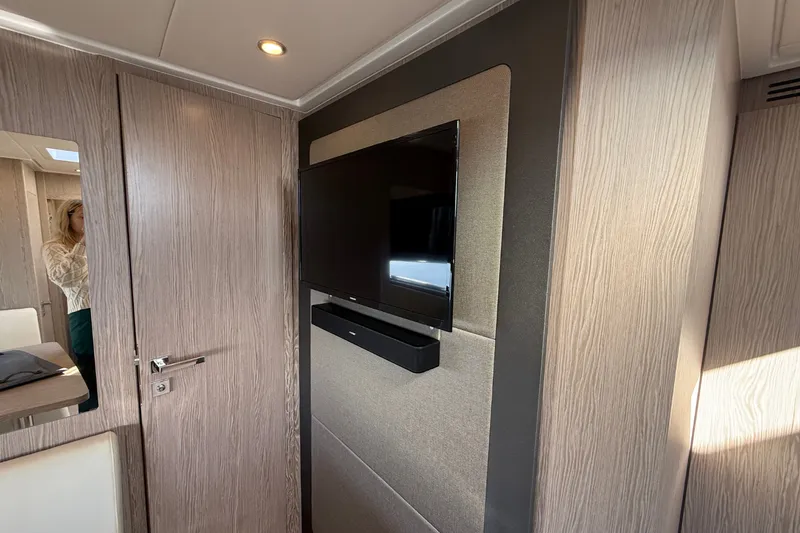 Slide: The Image of Azimut Atlantis 43 2019 - 73