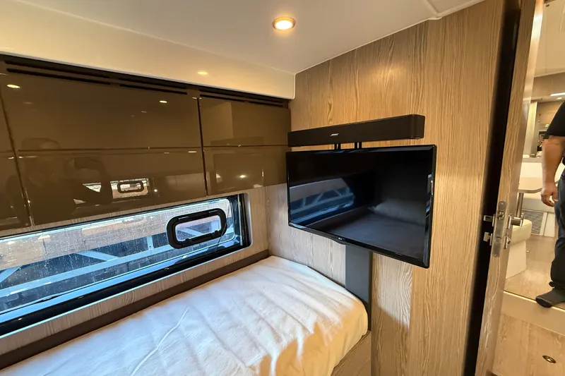 Slide: The Image of Azimut Atlantis 43 2019 - 82