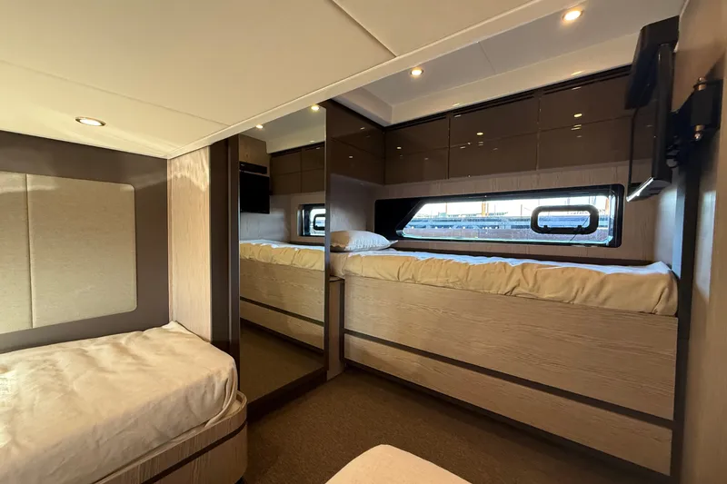 Slide: The Image of Azimut Atlantis 43 2019 - 85