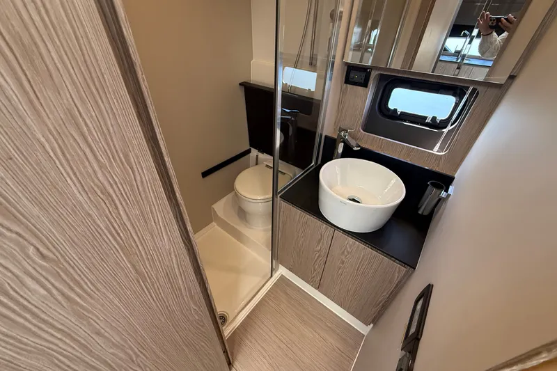 Slide: The Image of Azimut Atlantis 43 2019 - 88