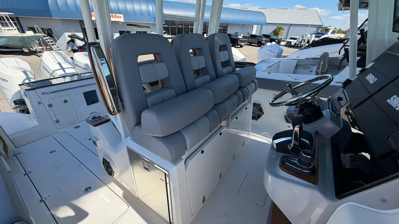 Slide: The Image of Boston Whaler 360 Outrage 2026 - 12