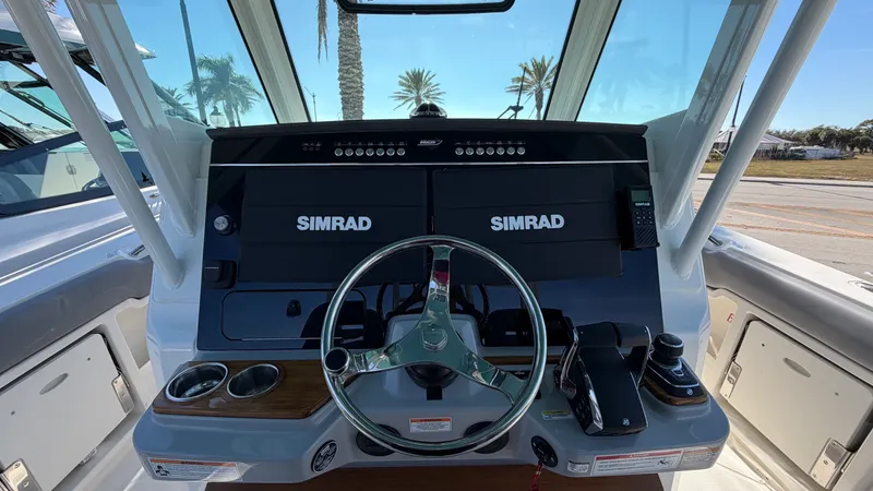 Slide: The Image of Boston Whaler 360 Outrage 2026 - 14