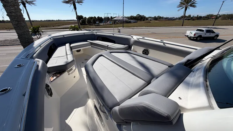 Slide: The Image of Boston Whaler 360 Outrage 2026 - 18