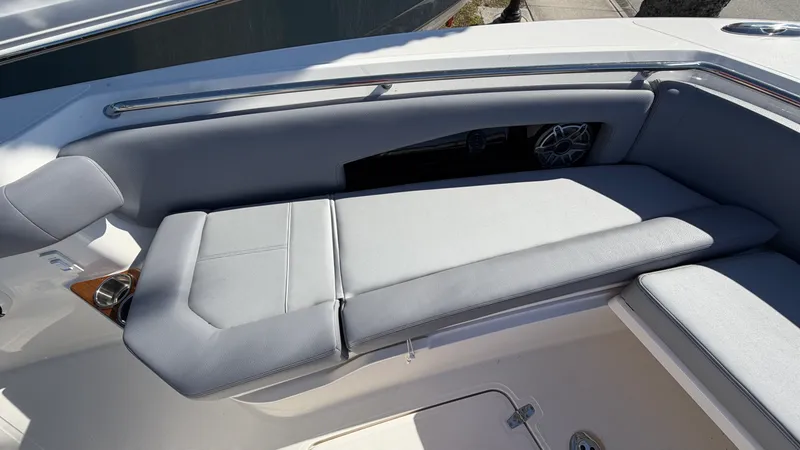 Slide: The Image of Boston Whaler 360 Outrage 2026 - 22