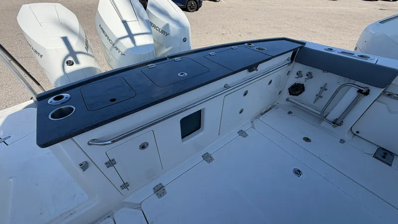 Slide: The Image of Boston Whaler 360 Outrage 2026 - 3