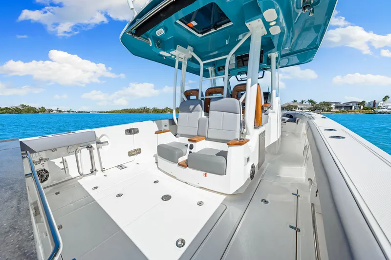 Slide: The Image of Boston Whaler 360 Outrage 2026 - 36