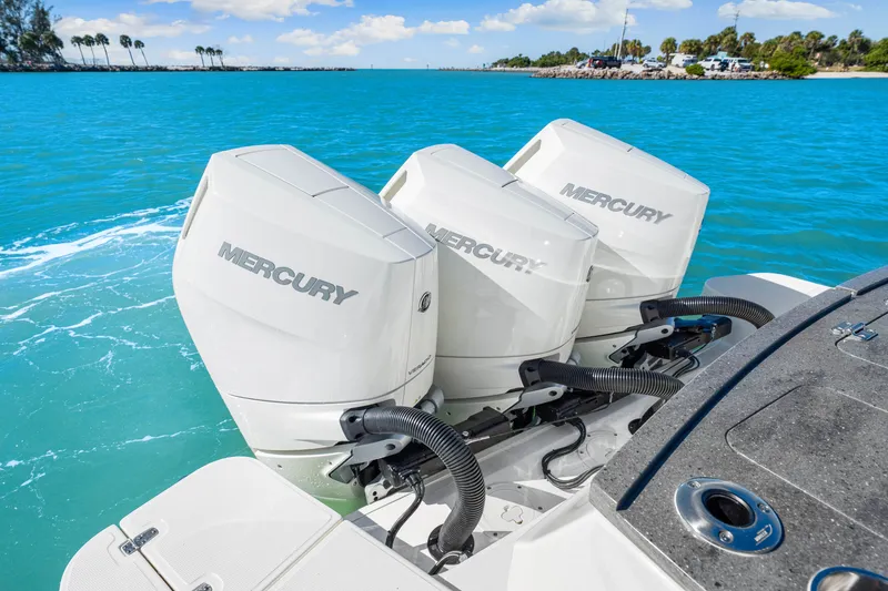 Slide: The Image of Boston Whaler 360 Outrage 2026 - 39