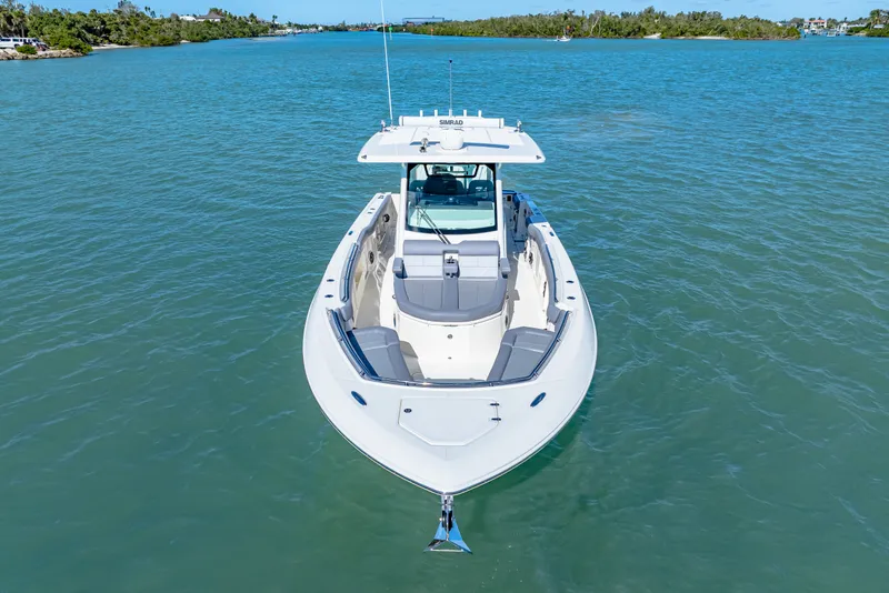 Slide: The Image of Boston Whaler 360 Outrage 2026 - 42