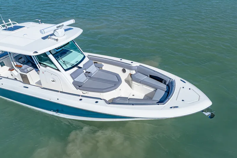 Slide: The Image of Boston Whaler 360 Outrage 2026 - 46