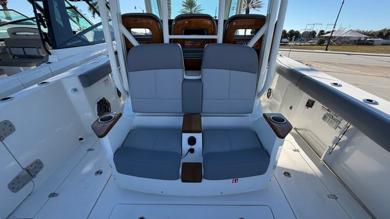 Slide: The Image of Boston Whaler 360 Outrage 2026 - 5