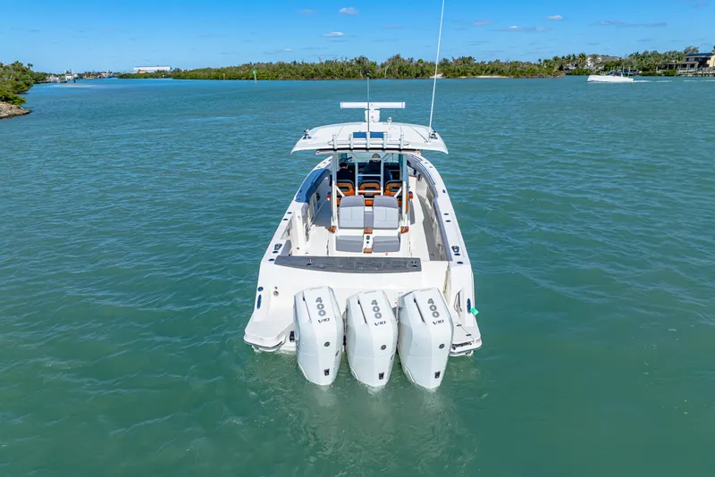Slide: The Image of Boston Whaler 360 Outrage 2026 - 52