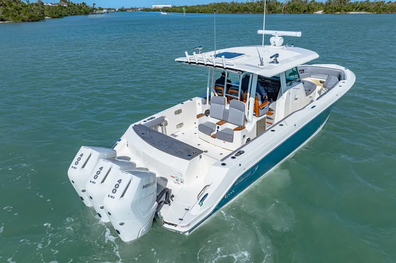 Slide: The Image of Boston Whaler 360 Outrage 2026 - 56
