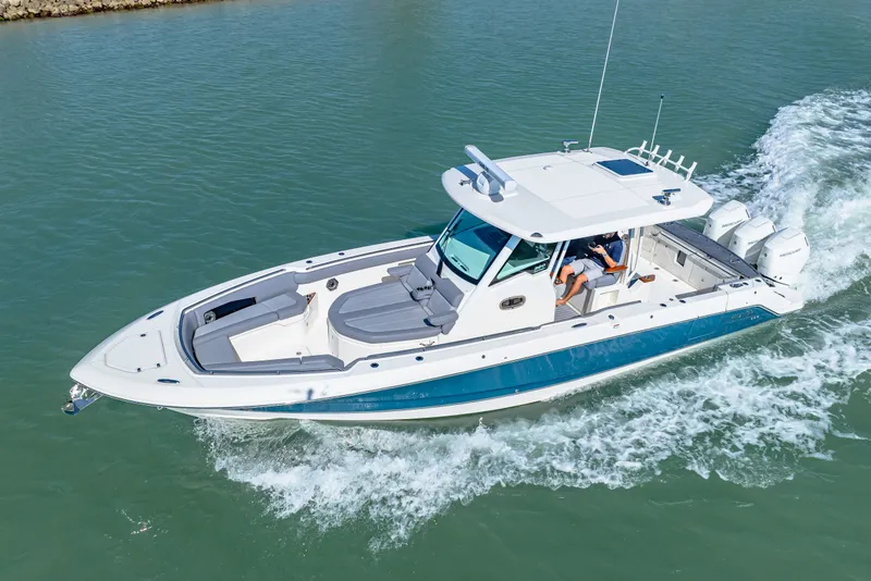 Slide: The Image of Boston Whaler 360 Outrage 2026 - 59