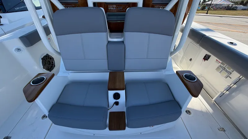 Slide: The Image of Boston Whaler 360 Outrage 2026 - 6