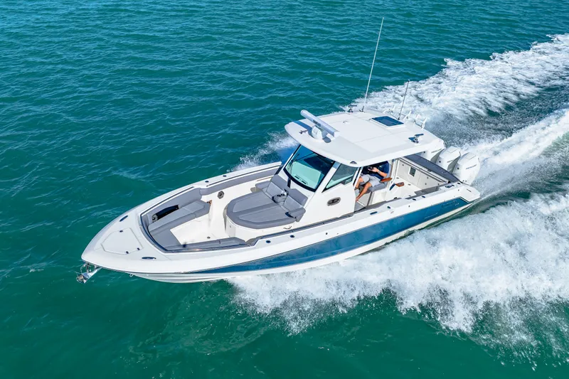 Slide: The Image of Boston Whaler 360 Outrage 2026 - 62